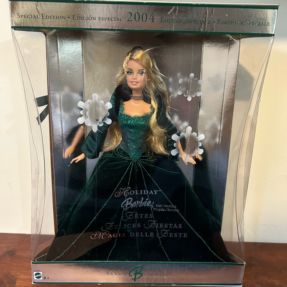 2004 Holiday Barbie Vintage in box